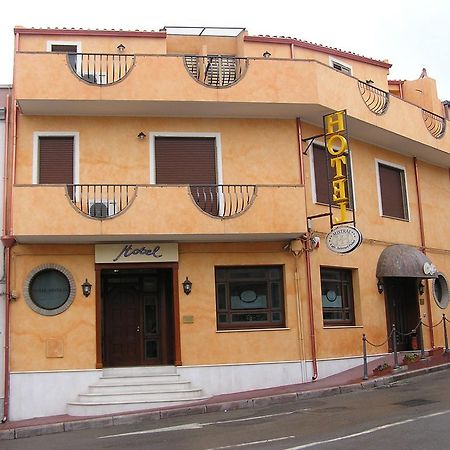 פורטוסקוזו Hotel Mistral מראה חיצוני תמונה