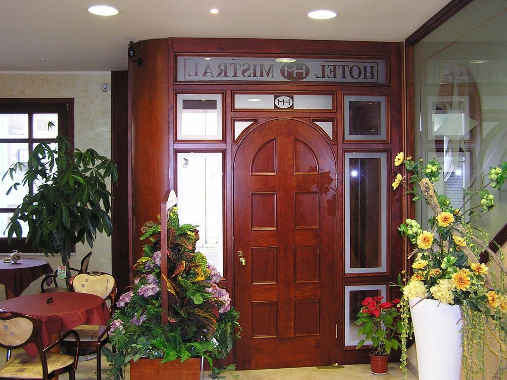 פורטוסקוזו Hotel Mistral מראה חיצוני תמונה