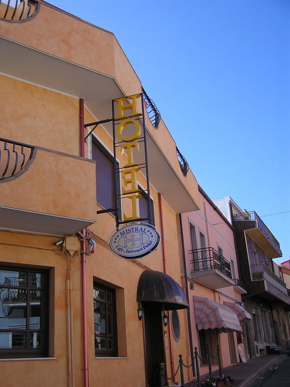 פורטוסקוזו Hotel Mistral מראה חיצוני תמונה