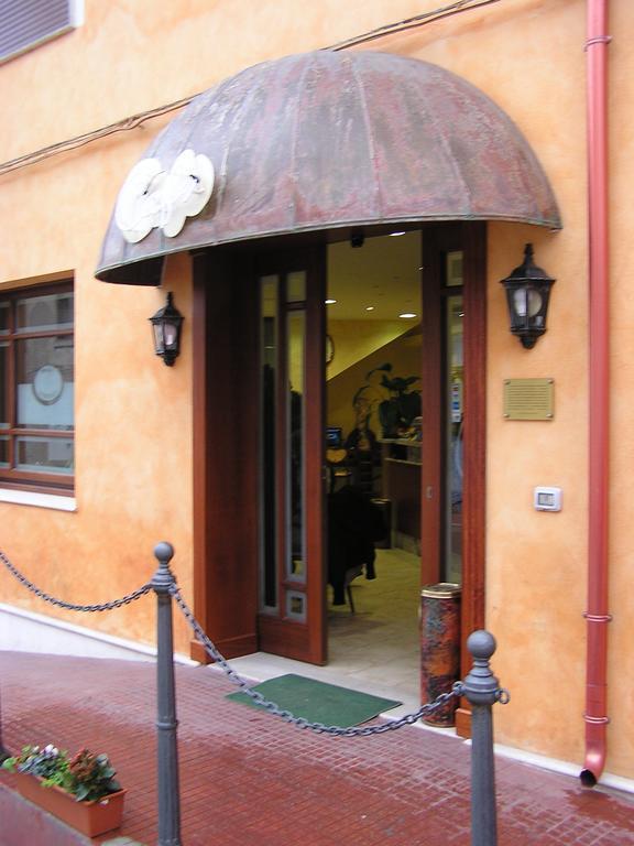 פורטוסקוזו Hotel Mistral מראה חיצוני תמונה